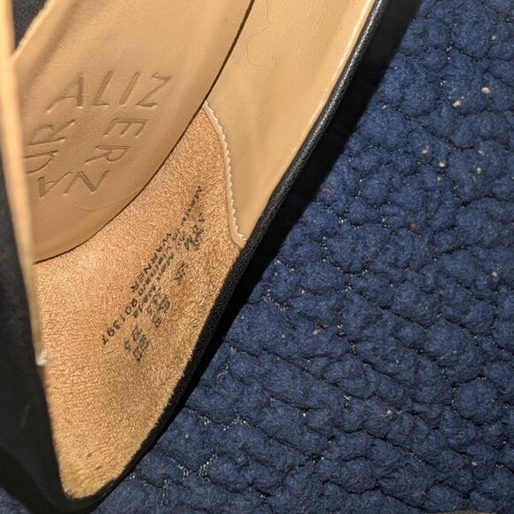 Women's Pumps - Picture 12 of 12